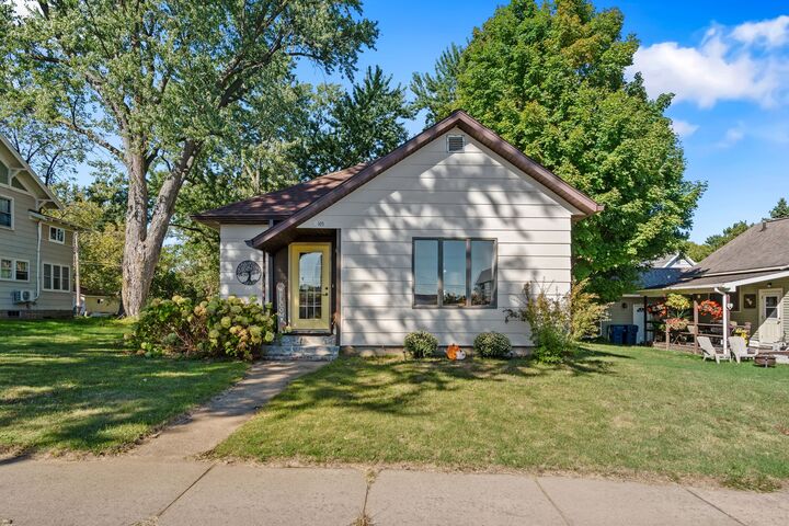 Property Photo:  105 6th Avenue  WI 54871 