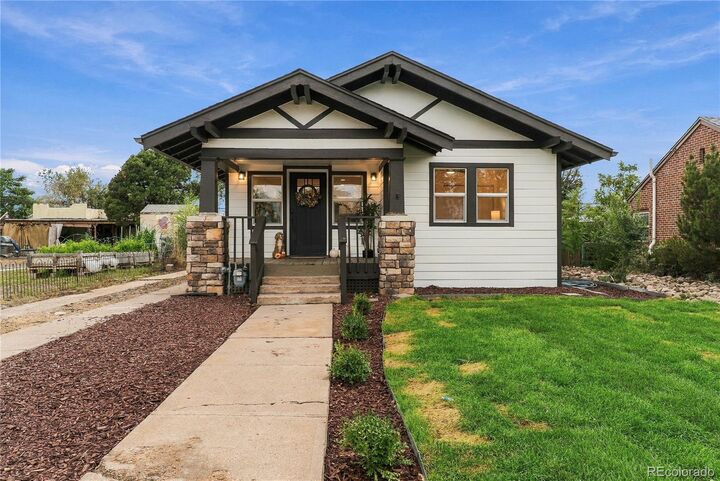 Property Photo:  53 S 10th Avenue  CO 80601 