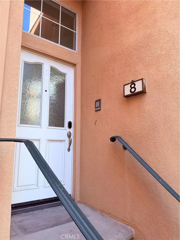 Property Photo: 8 Cuzzano Aisle CA 92606