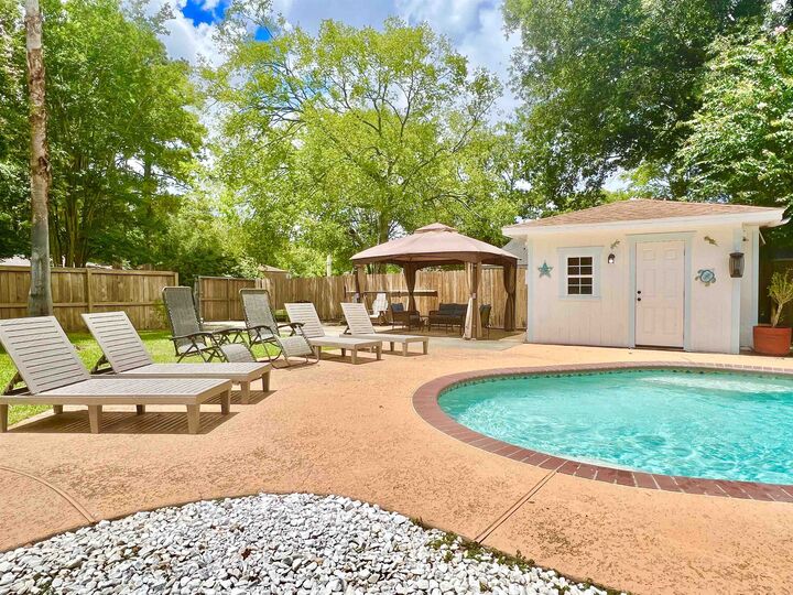 Property Photo: 6790 Greenwood TX 77706