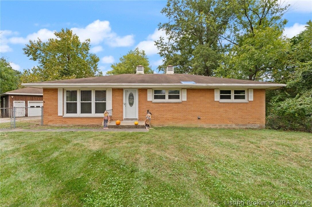 Property Photo:  614 Lynn Road  IN 47150 