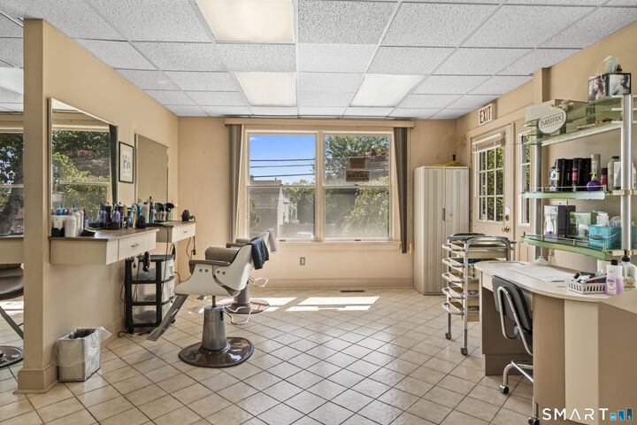 Property Photo:  506 Old Stratfield Road  CT 06825 