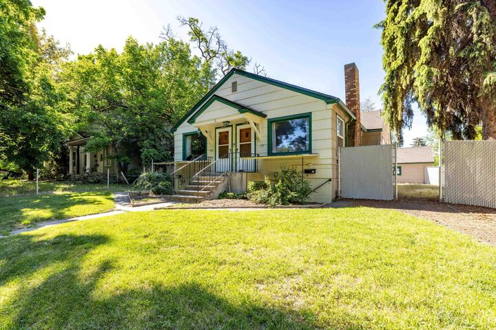 Property Photo:  1815 W 10th Ave  WA 99204 