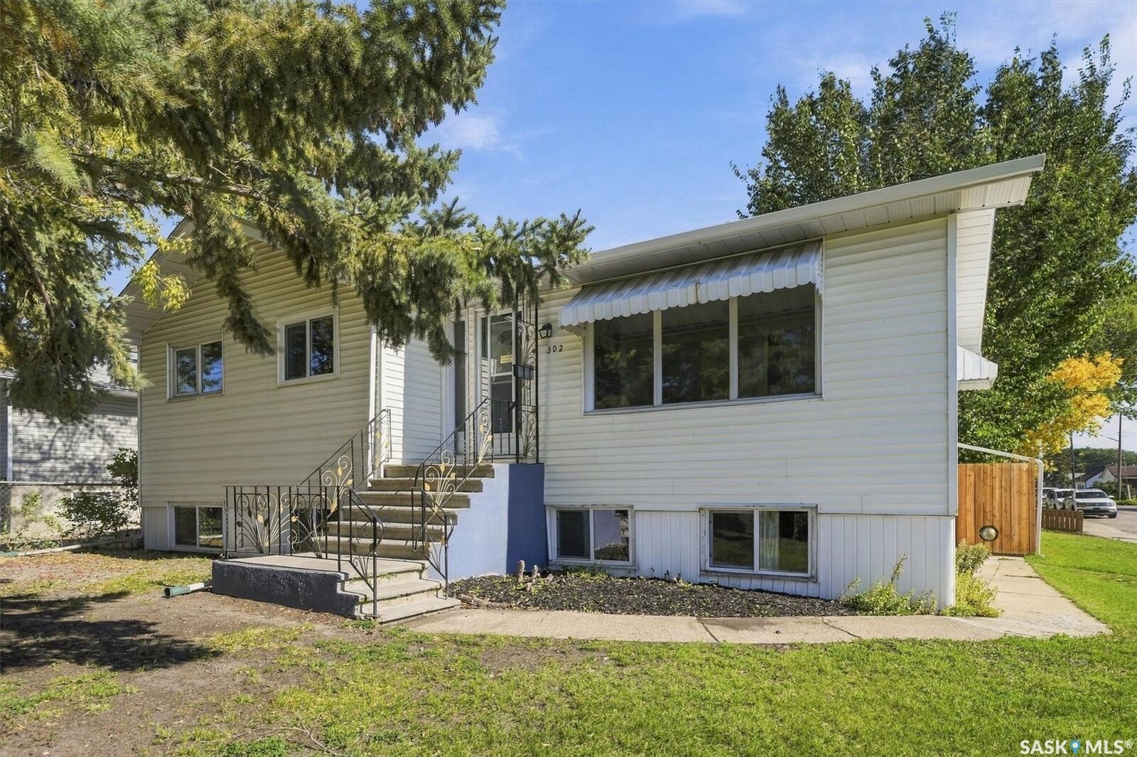 Property Photo:  302 McMillan Avenue  SK S7L 2T5 