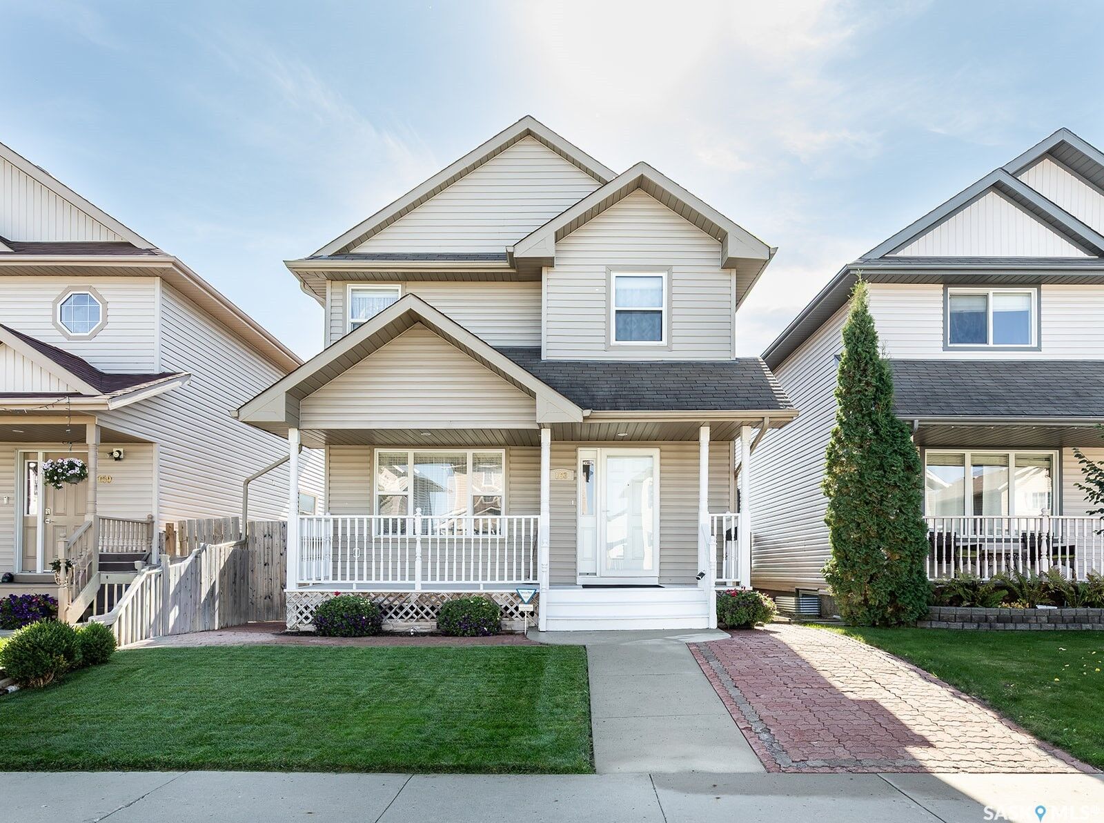 Property Photo: 163 Blakeney Crescent SK S7L 7N5