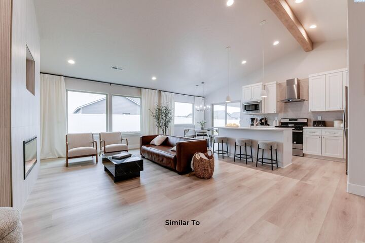 Property Photo:  1606 Parkwood Ct  WA 98930 
