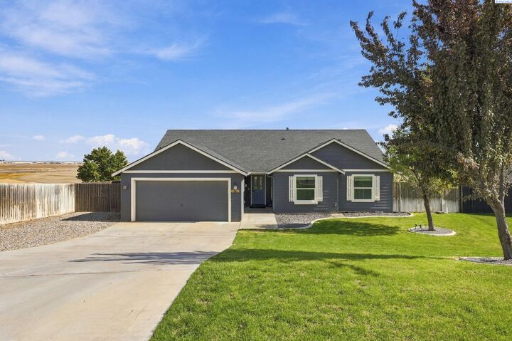Property Photo:  4807 Bragueta Ct  WA 99301 