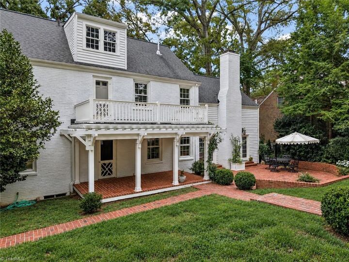 Property Photo:  628 Roslyn Road  NC 27104 