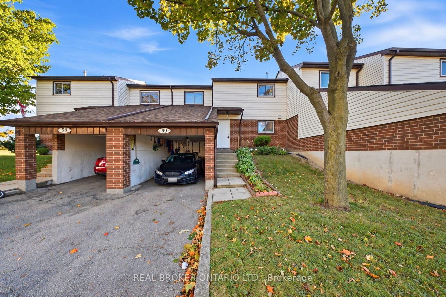 Property Photo: 880 Limeridge Road E 59 ON L8W 1N7