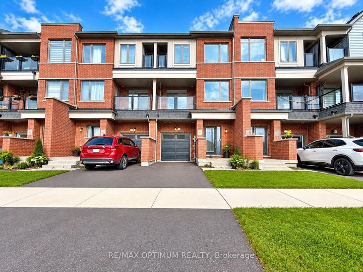 Photo de la propriété: 2004 Cameron Lott Crescent ON L1L 0S1