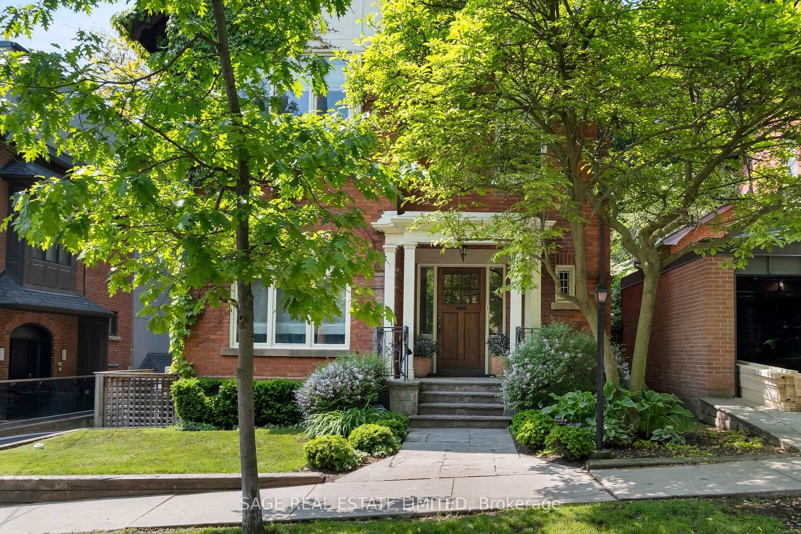 Property Photo: 104 Park Road ON M4W 2N7