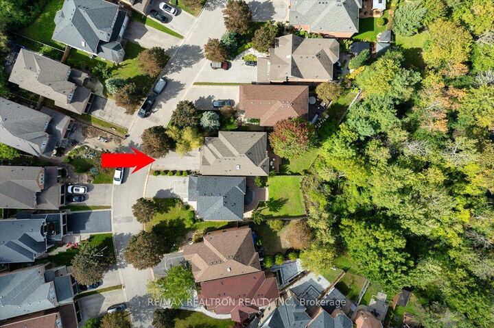 Photo de la propriété:  162 Estate Garden Drive  ON L4E 3X9 