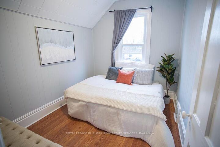 Property Photo:  67 Terrace Hill Street Upper  ON N3R 1G2 