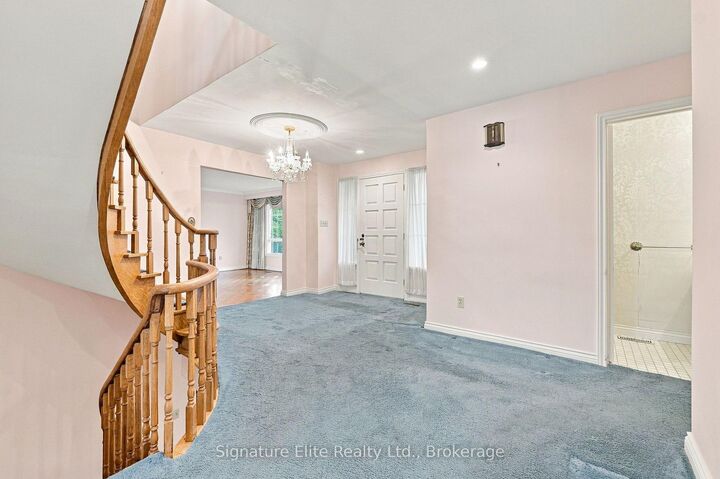 Property Photo: 20 Riderwood Drive ON M2L 2X3