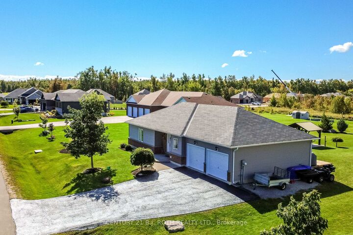 Property Photo:  20 Keyzer Drive  ON L3V 8N7 