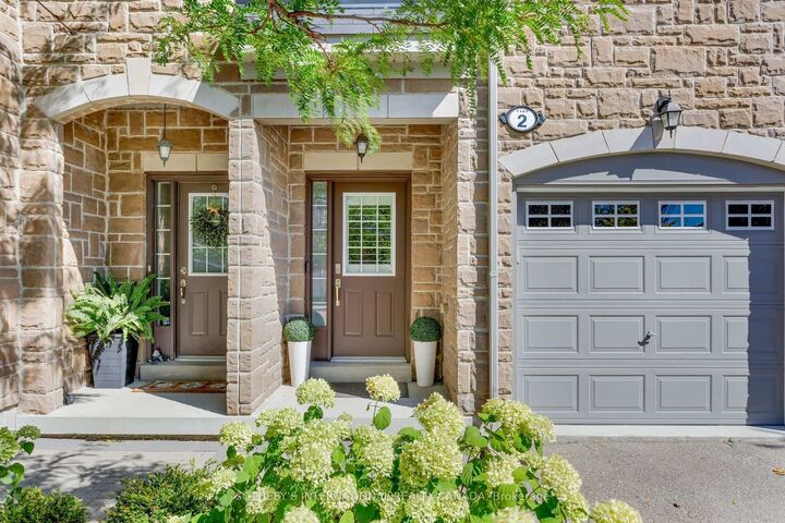 Property Photo: 1127 Haig Boulevard 2 ON L5E 2M6