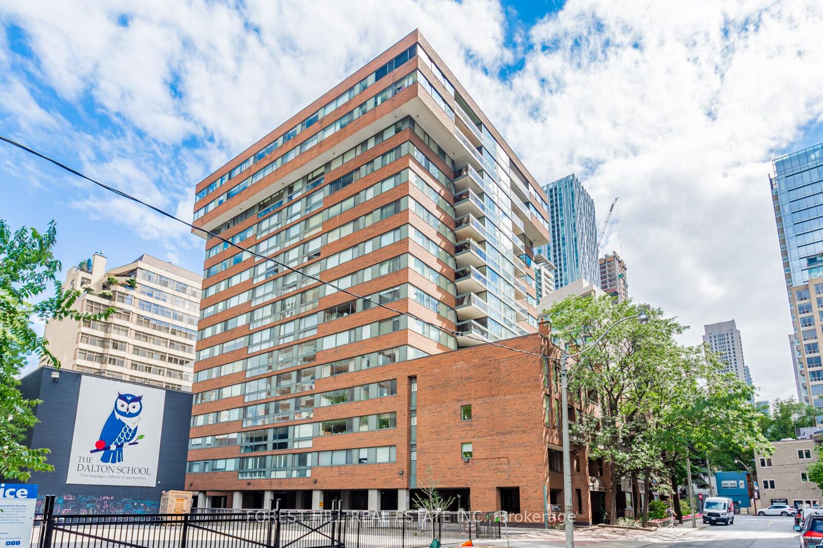 Property Photo:  15 McMurrich Street Ph01  ON M5R 3M6 