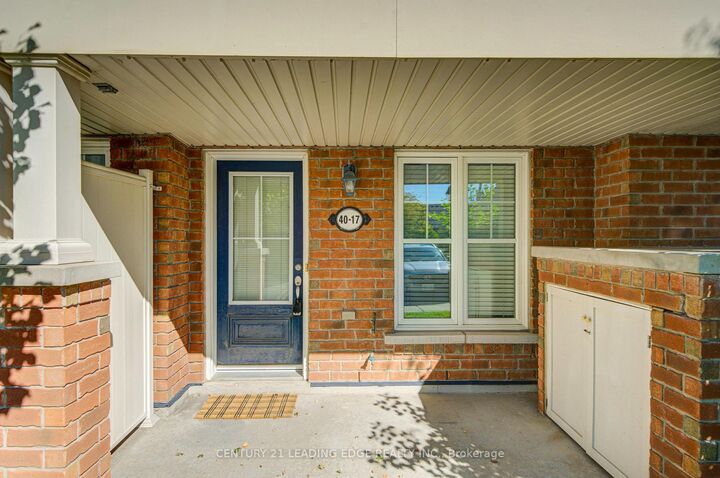 Property Photo:  40 Mendelssohn Street 17  ON M1L 0G8 
