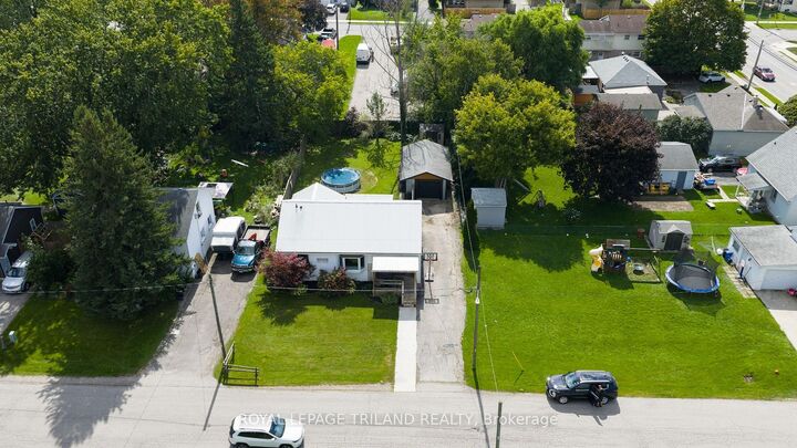 Property Photo:  205 Erie Street  ON N5R 2N7 