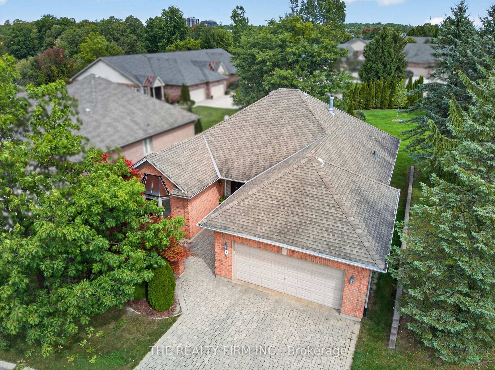Property Photo:  50 Northumberland Road 5  ON N6H 5J2 