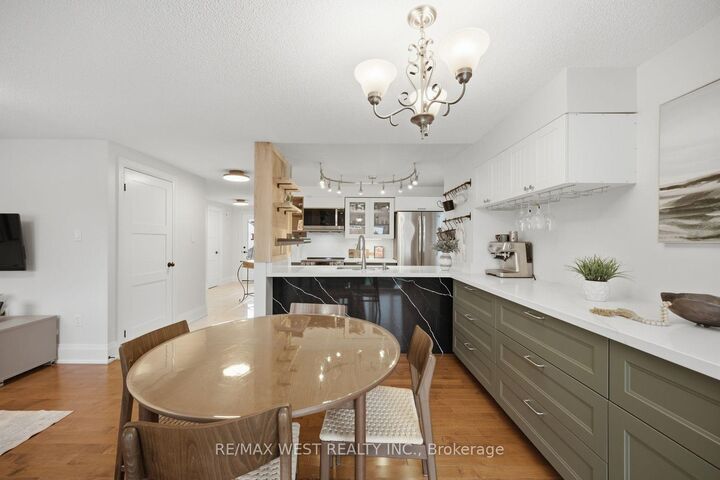 Property Photo:  11 Ambler Bay N/A  ON L4M 7A4 