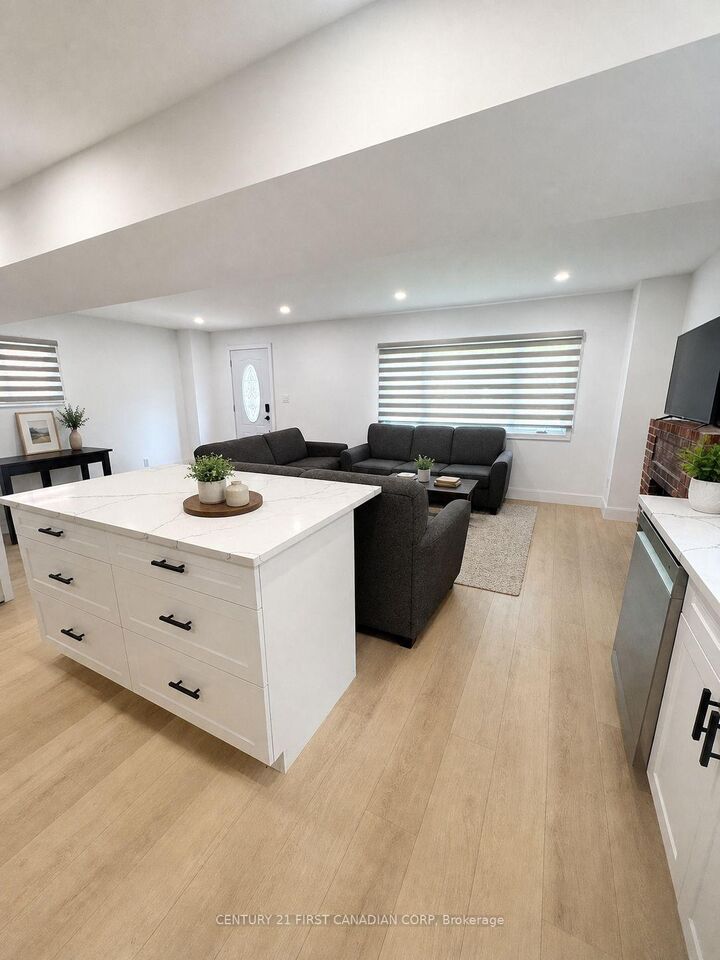 Photo de la propriété:  128 Empress Avenue  ON N6H 1N3 