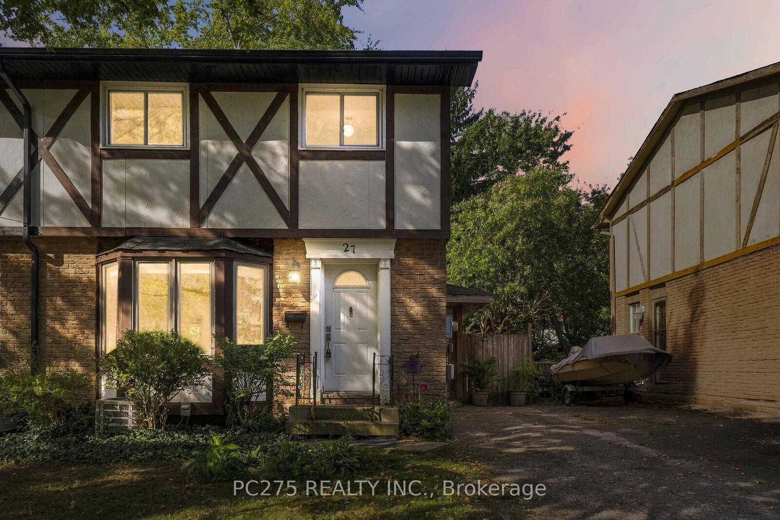 Property Photo: 27 Sasha Crescent ON N6E 2M4