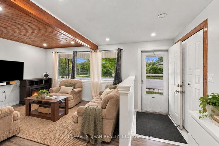 Property Photo:  463 Wellington Street N  ON L8L 5B4 