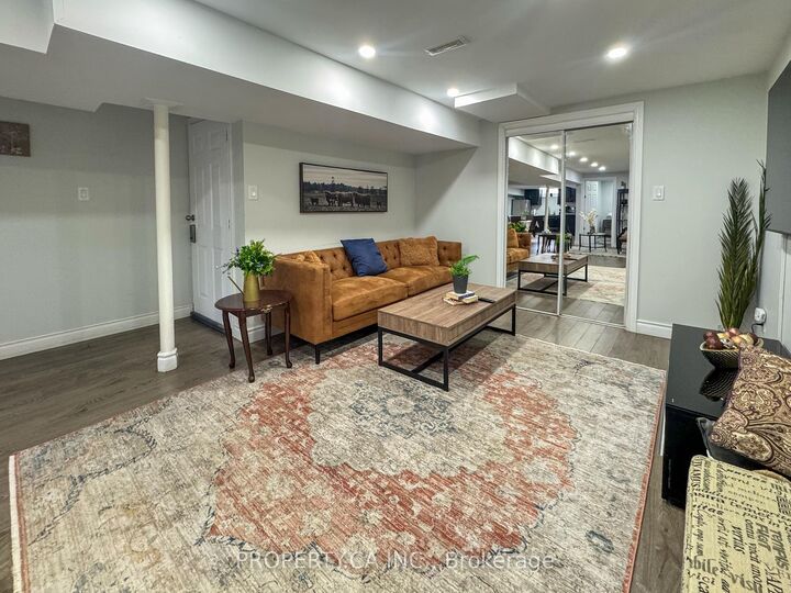 Property Photo:  37 Hewlett Crescent Lower  ON L3P 7J9 