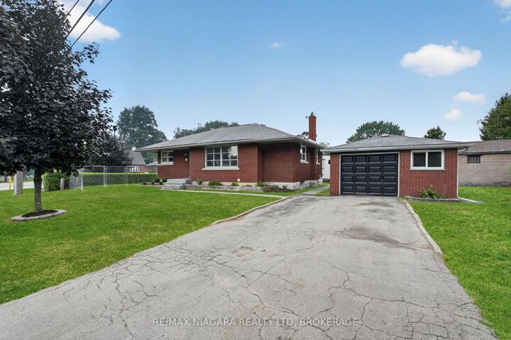 Property Photo:  6427 Carlton Avenue  ON L2G 5K1 