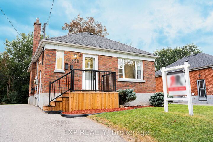 Property Photo:  858 Grierson Street  ON L1G 5J9 