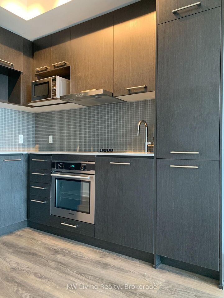 Property Photo:  87 Peter Street 4005  ON M5V 0P1 