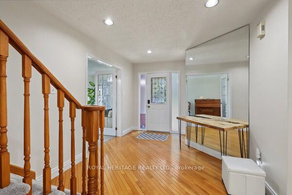 Property Photo: 19 Peachtree Crescent ON L1C 4K8