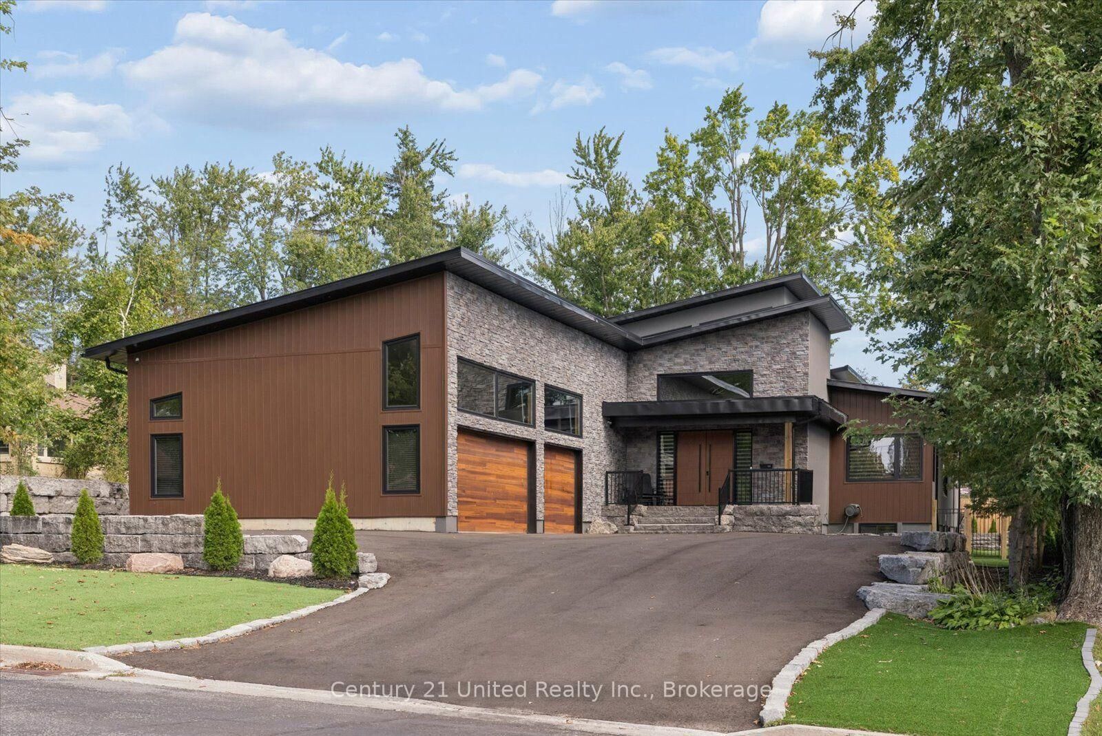 Property Photo: 144 Wallis Drive ON K9J 6C1