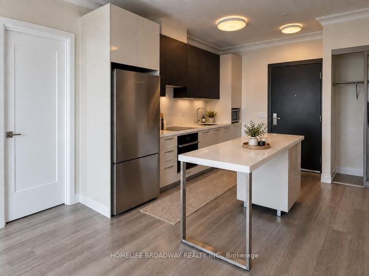 Property Photo:  8 Water Walk Drive 4602  ON L3R 6L4 