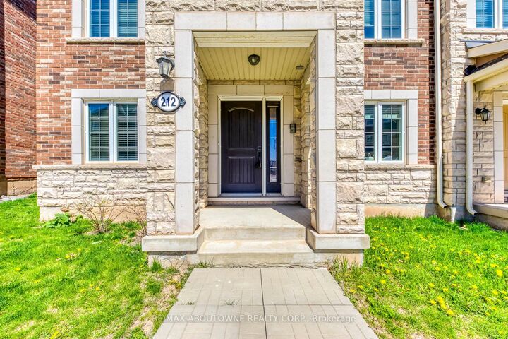 Property Photo: 212 Ellen Davidson Drive ON L6M 0V1