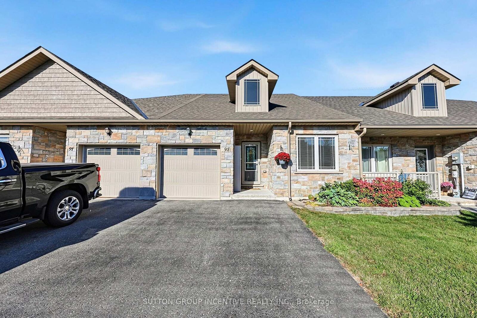 Property Photo:  95 Lucy Lane  ON L3V 7A8 