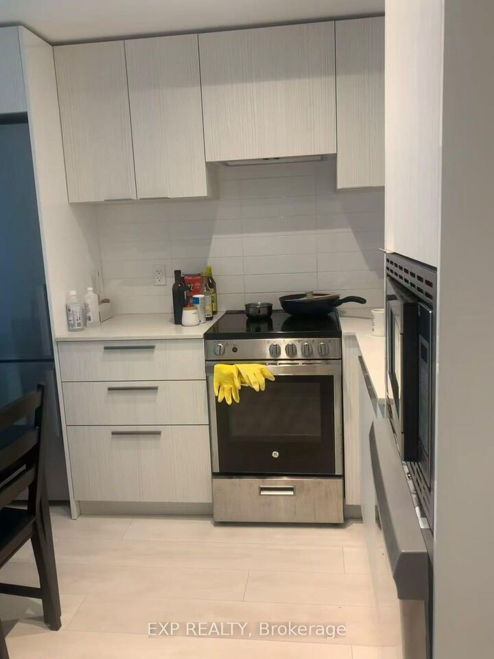 Property Photo:  501 Yonge Street 1204  ON M4Y 0G8 