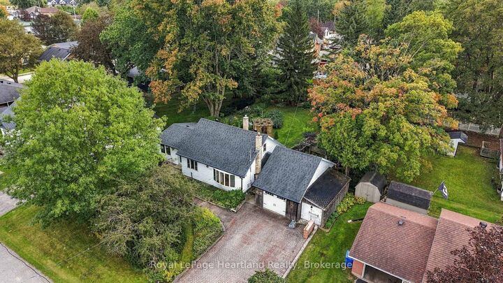 Property Photo:  156 Queen Street S  ON N0G 1Z0 