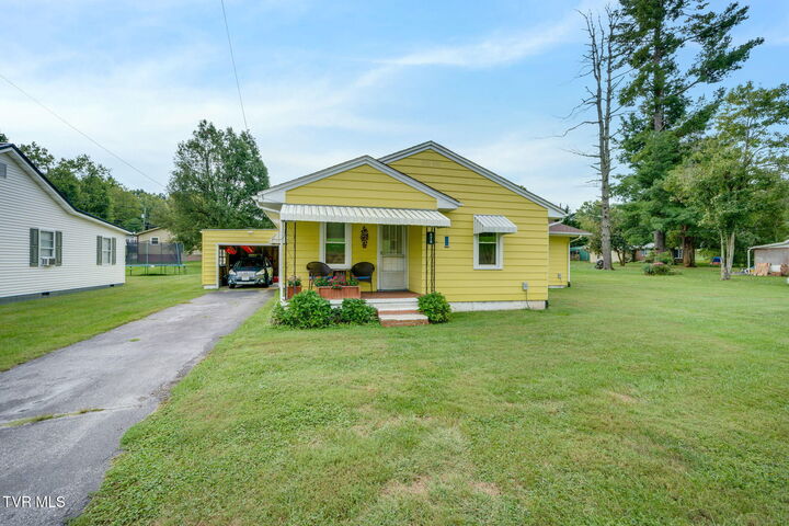 Property Photo:  876 Northeast Hillman Highway  VA 24210 