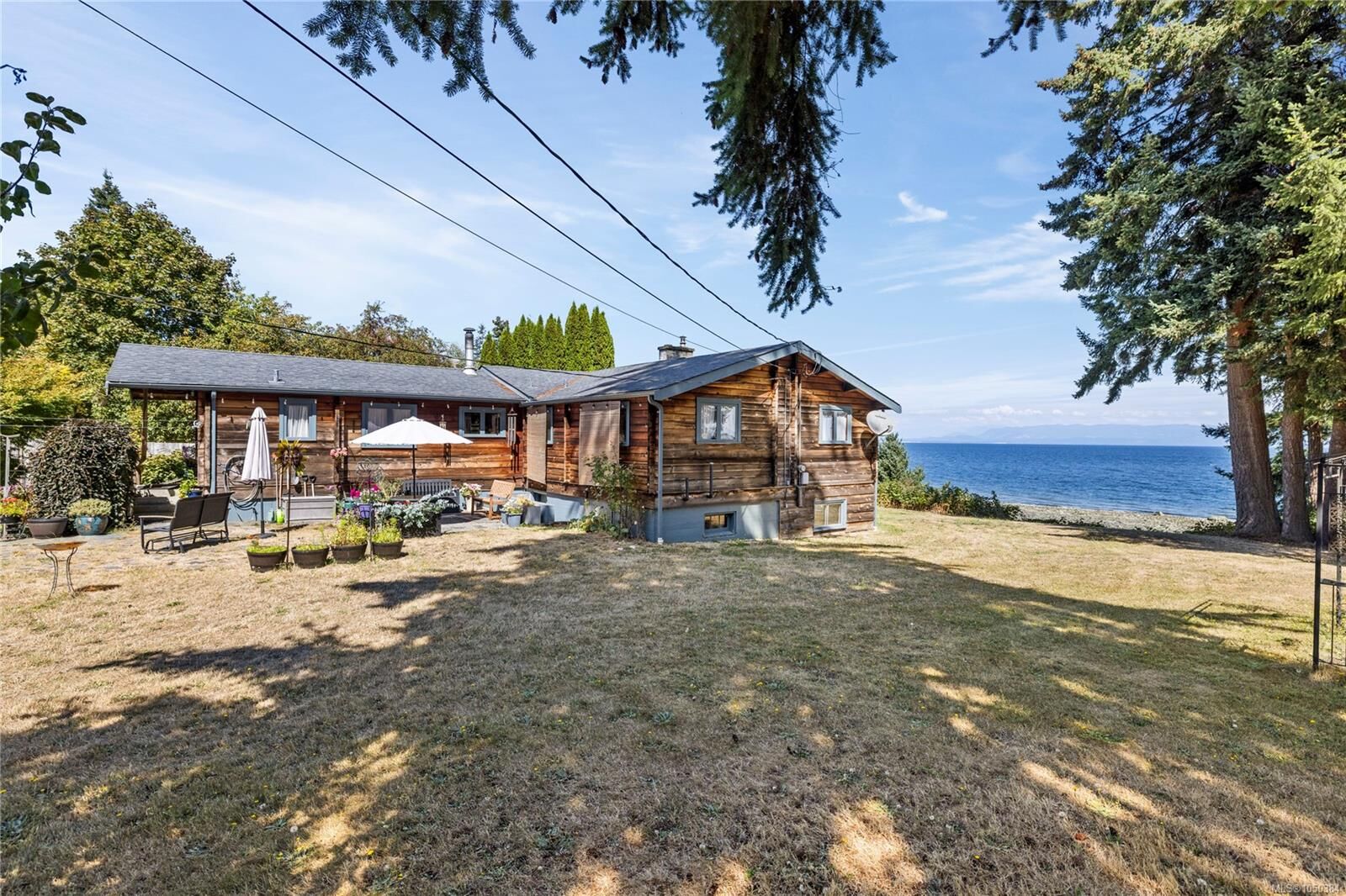 Property Photo:  2310 Seabank Rd  BC V9J 1Y2 
