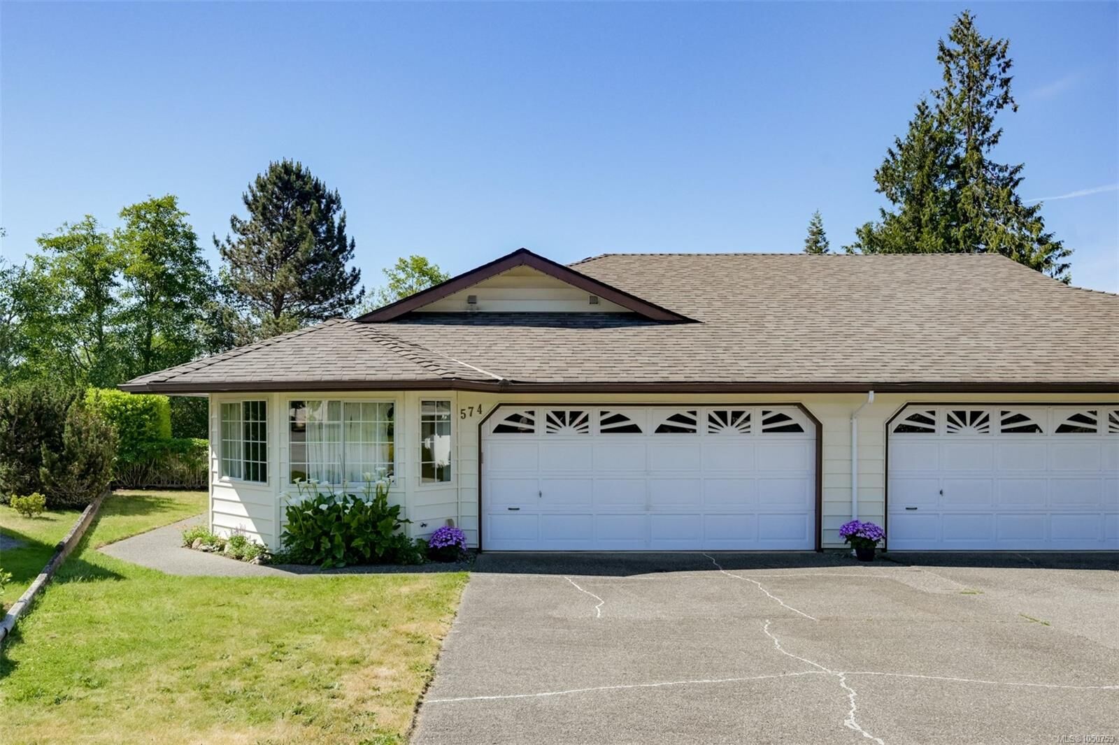 Property Photo:  574 Cedar Cres  BC V8H 0K8 