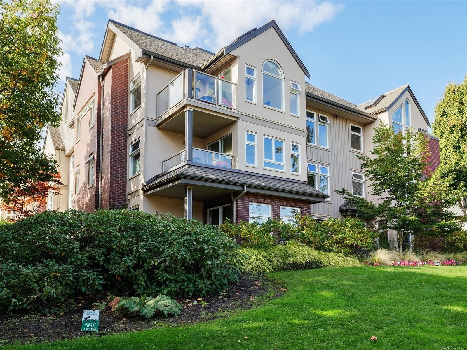 Property Photo:  837 Selkirk Ave #301  BC V9A 2T7 