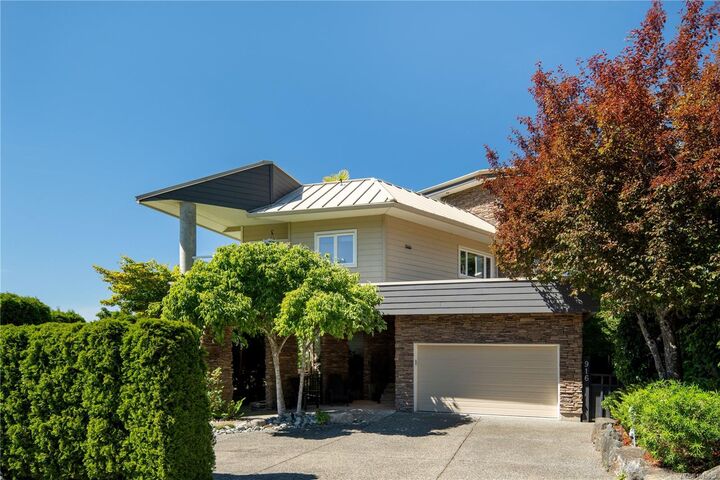 Property Photo: 916 Grilse Lane BC V8M 1B5