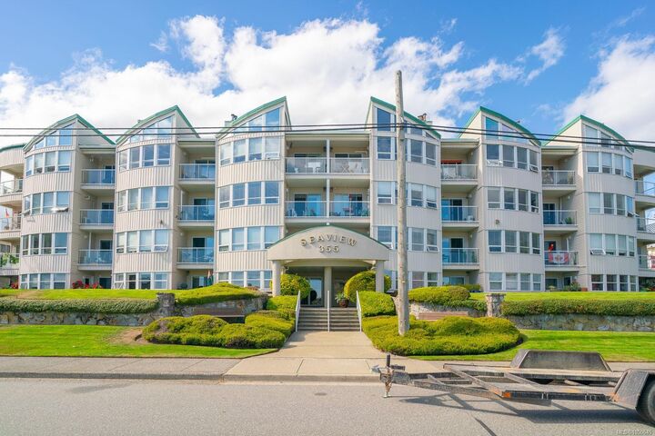 Property Photo:  355 Stewart Ave #401  BC V9S 4C5 