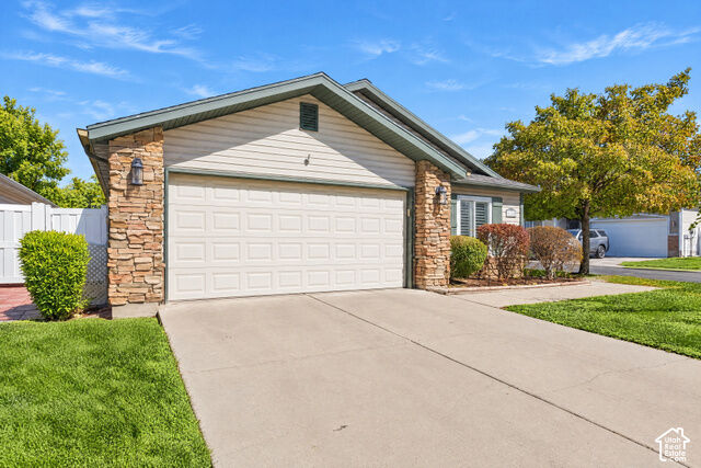Property Photo: 1112 W Autumn Leaf Ln S UT 84123