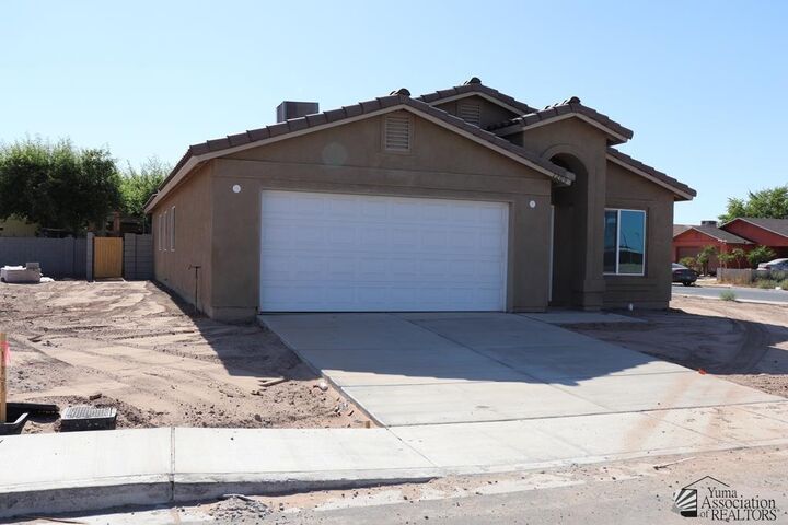 Property Photo:  214 W 12 St  AZ 85350 