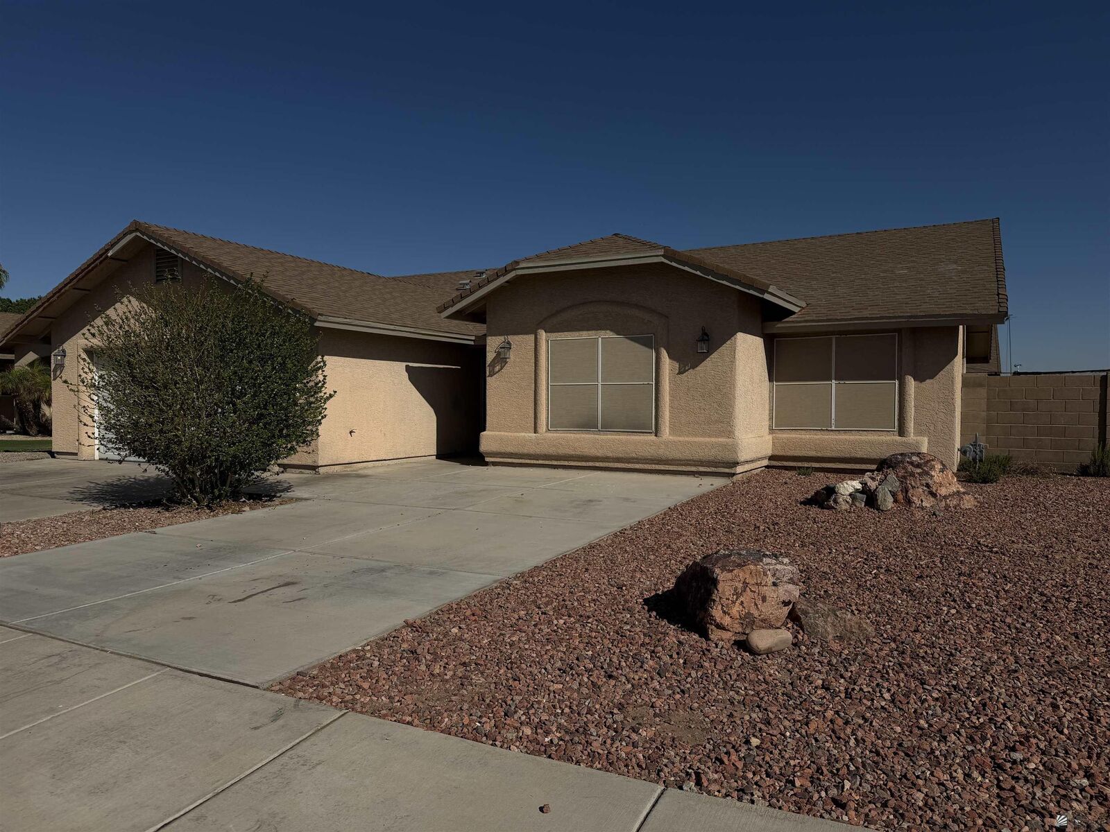 Property Photo: 11202 E 27 Pl AZ 85367