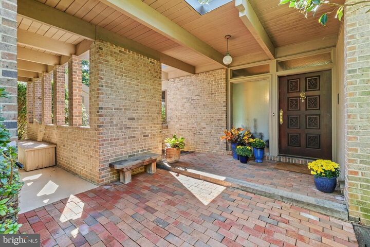 Property Photo: 12107 Stirrup Road VA 20191