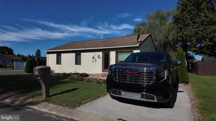 Property Photo:  8 E Locust Lane  PA 17350 
